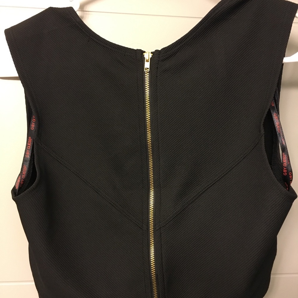 GUESS Zip Crop Top - Picture 2 of 4